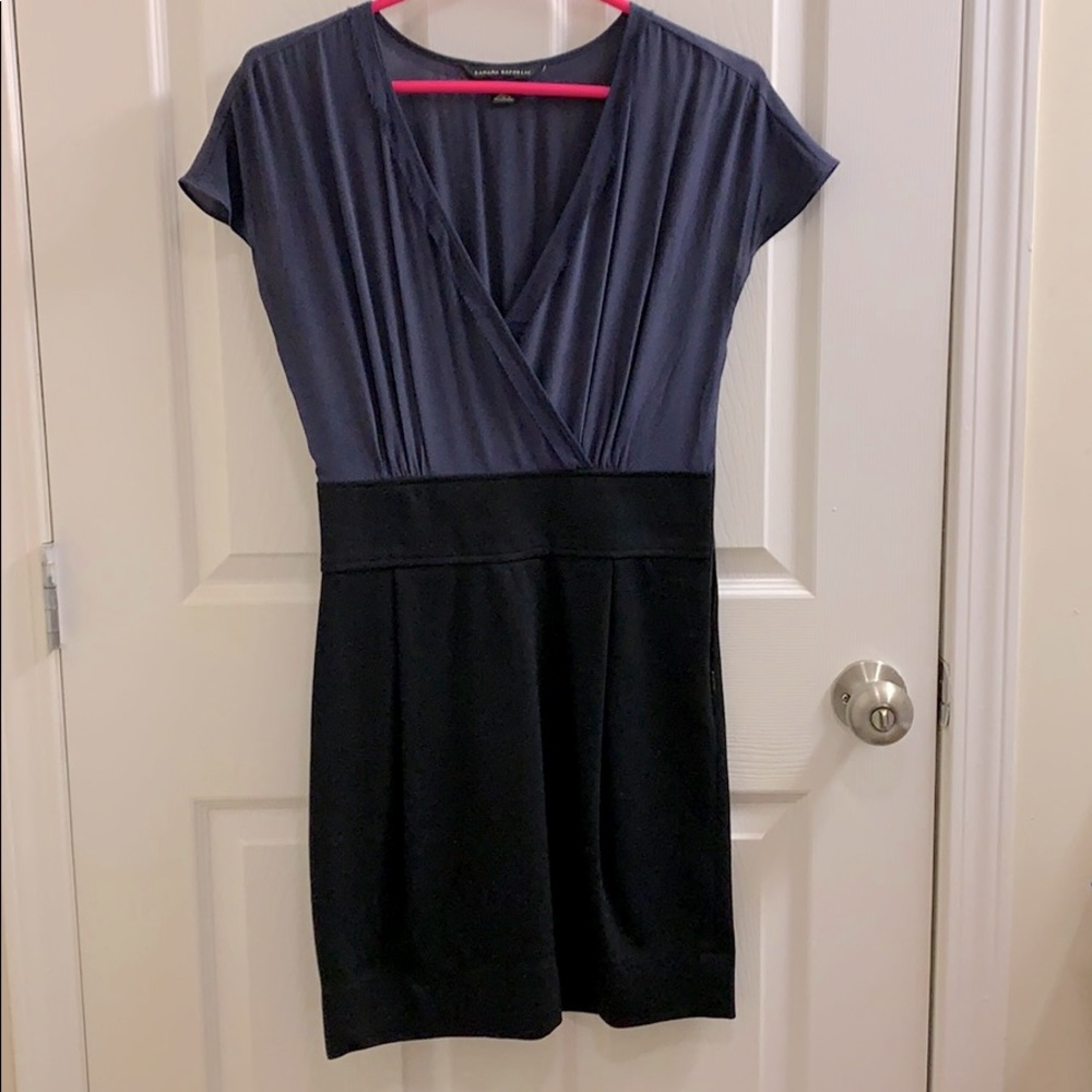 Banana Republic Silk V-neck dress size 2P